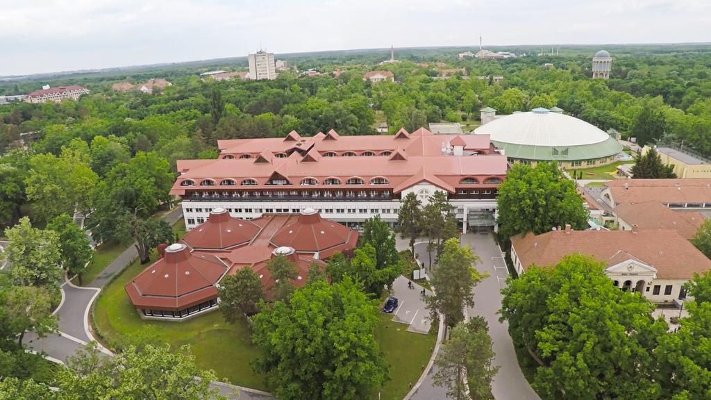 Aquaticum Debrecen Termal & Wellness Hotel Exterior foto