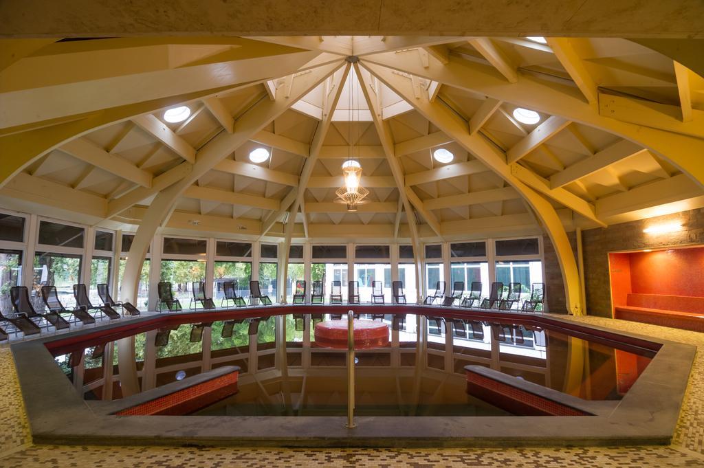 Aquaticum Debrecen Termal & Wellness Hotel Exterior foto