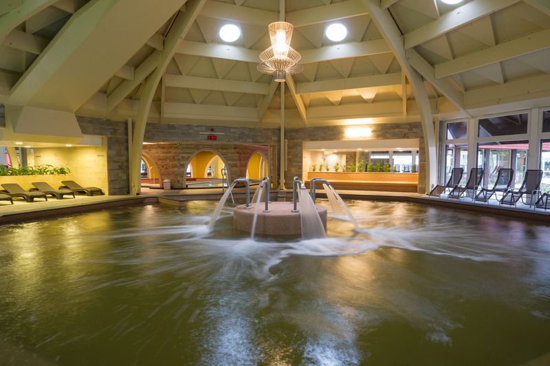 Aquaticum Debrecen Termal & Wellness Hotel Exterior foto